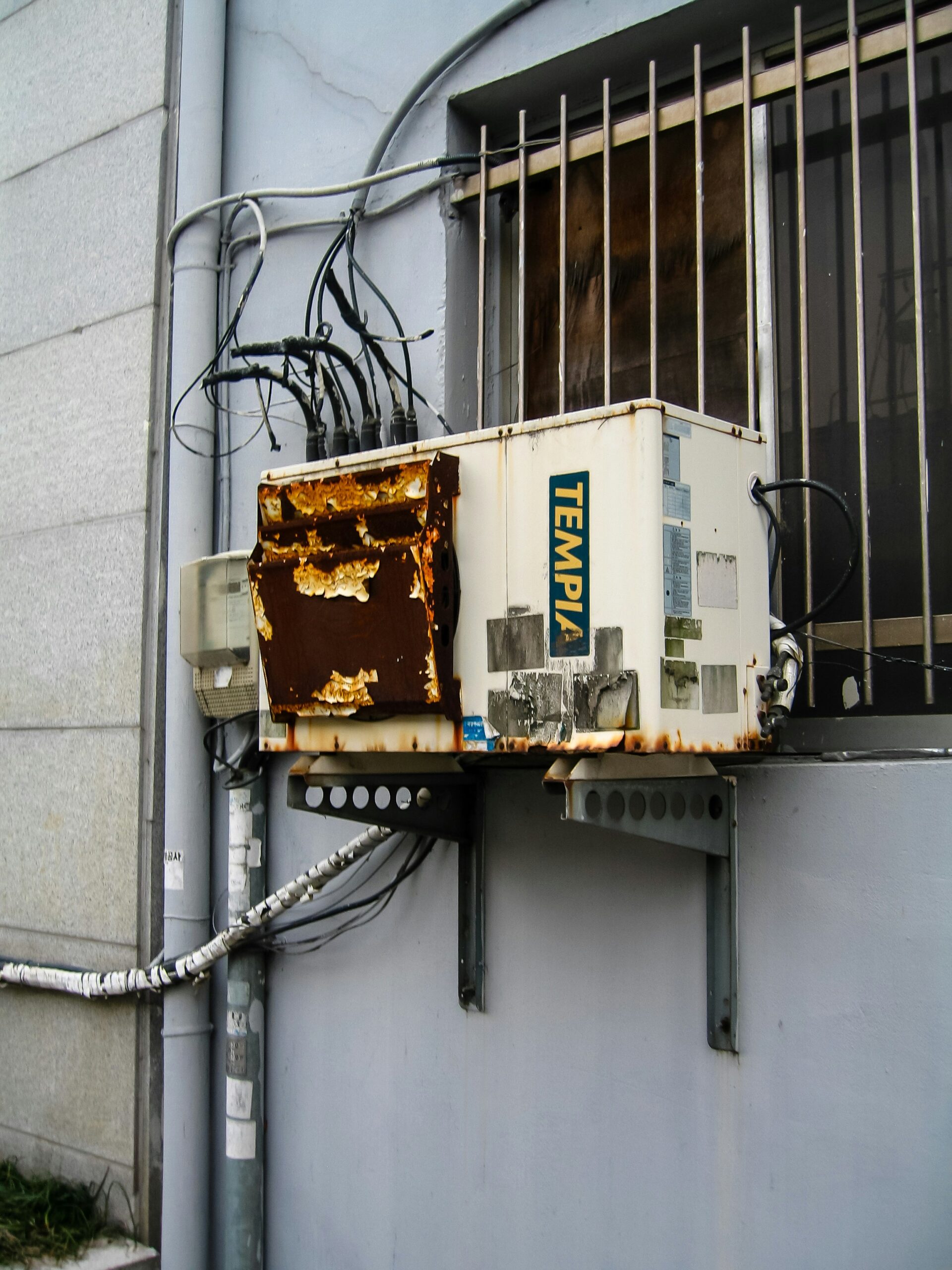 Moisture barrier installation